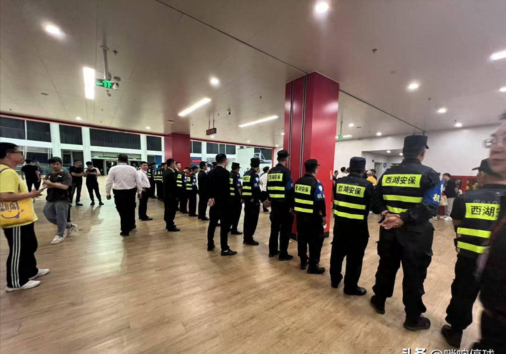 关于CBA季后赛倒计时，成都蓉城国际比赛日完成体检，细节引发关注，赛场秩序良好，更衣室氛围转暖的信息