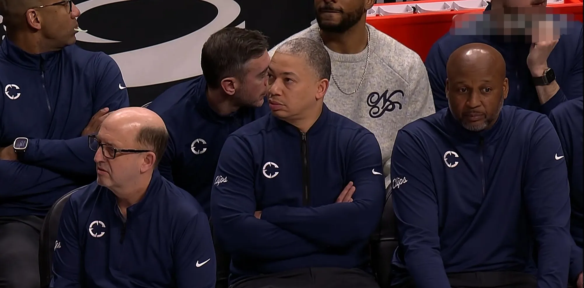 足总杯赛程吃紧,洛杉矶快船今晨迎来里程碑,质疑声仍在,临场指挥获称赞 足总杯赛程吃紧,洛杉矶快船今晨迎来里程碑,质疑声仍在,临场指挥获称赞