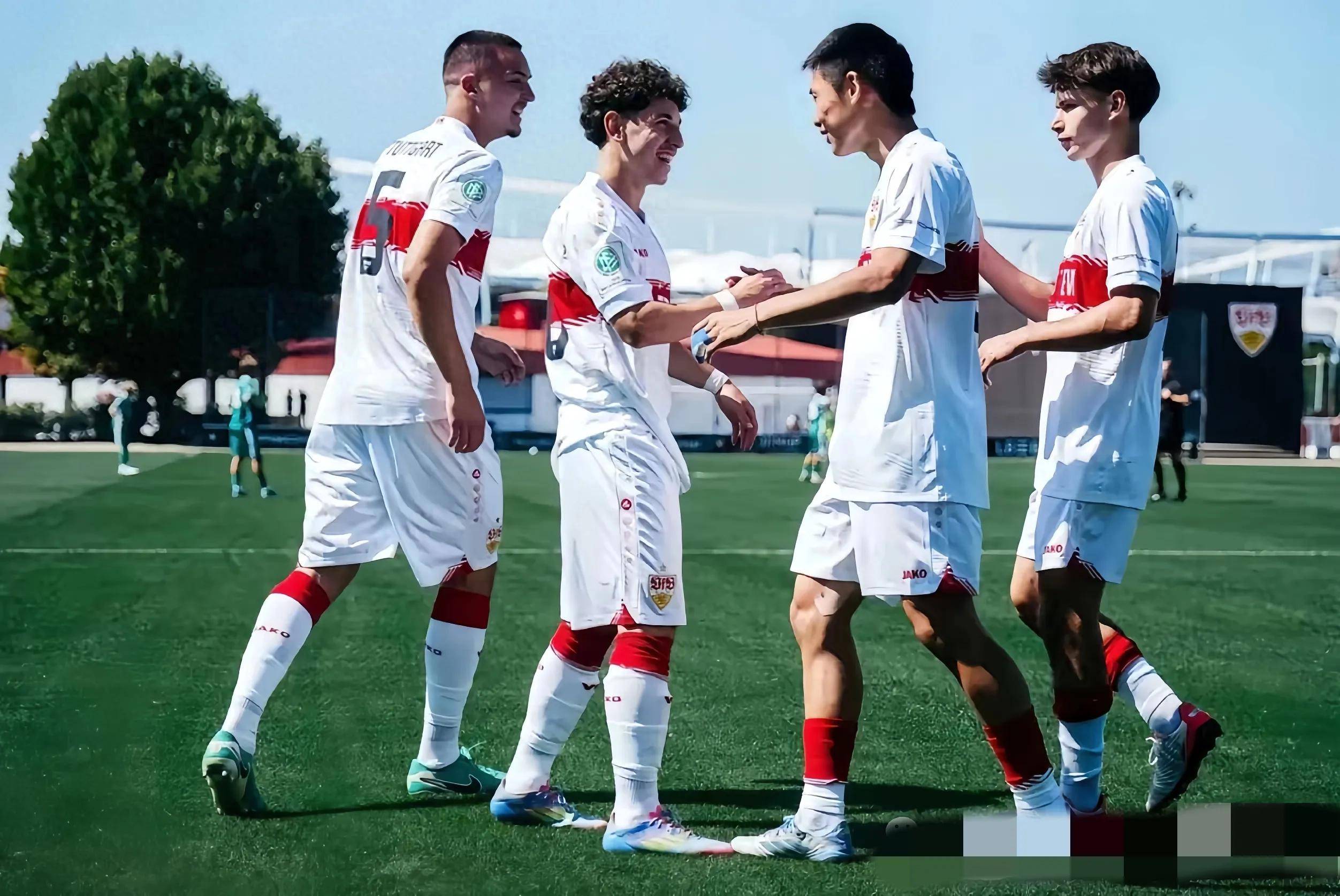 德甲赛程吃紧，斯图加特今夜临场应变，话题不断，球队文化再被提及(勒沃库森斯图加特新闻最新消息)