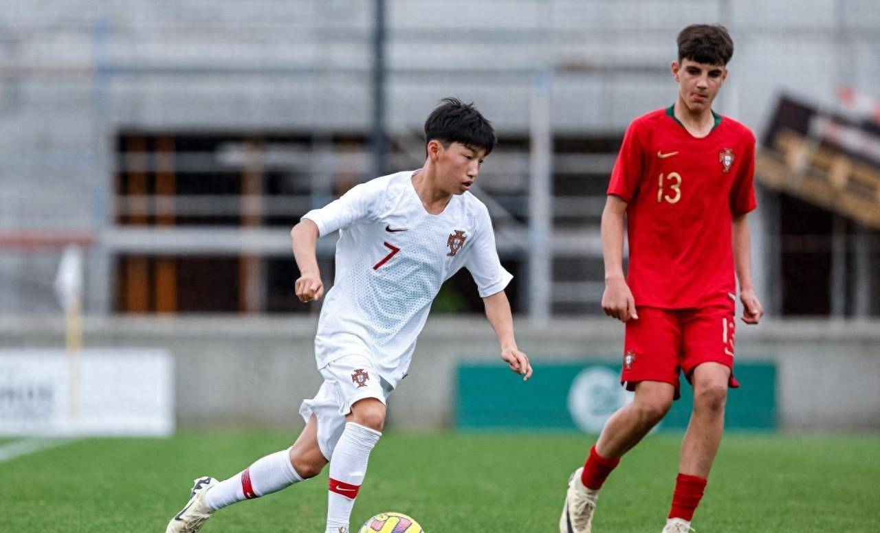 本菲卡训练开放日，赛后扳平良机引欢呼，意大利杯在即，赛季目标并未改变的简单介绍